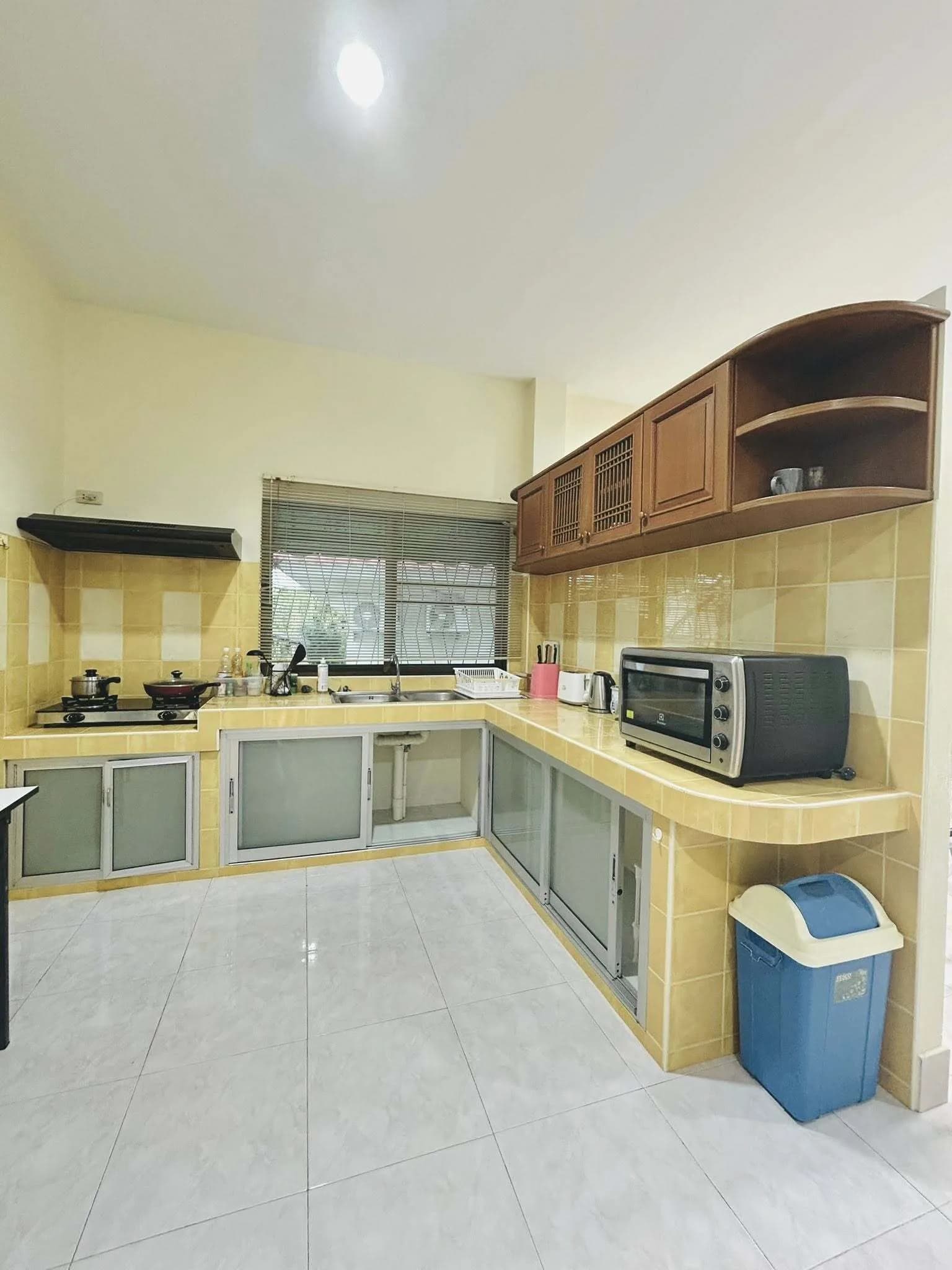 3 bedroom house for rent - - photo 3