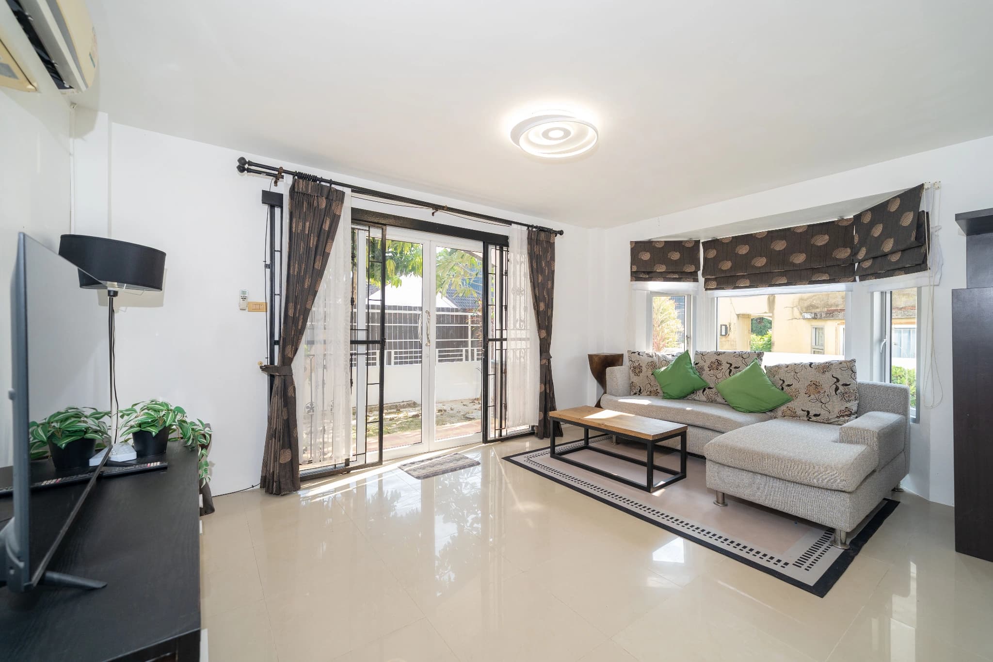 4 bedroom house for rent - - photo 3