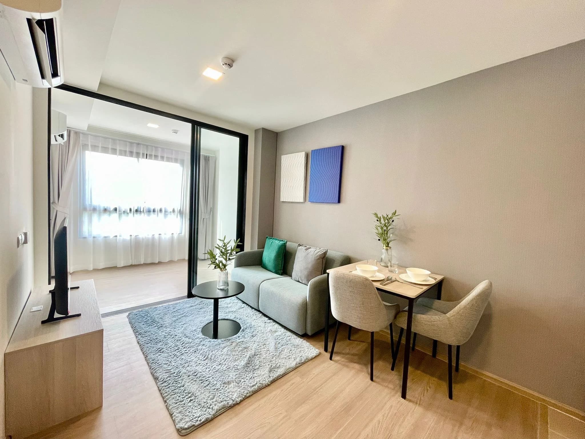 2 bedroom condo for rent The Base Bukit - photo 4