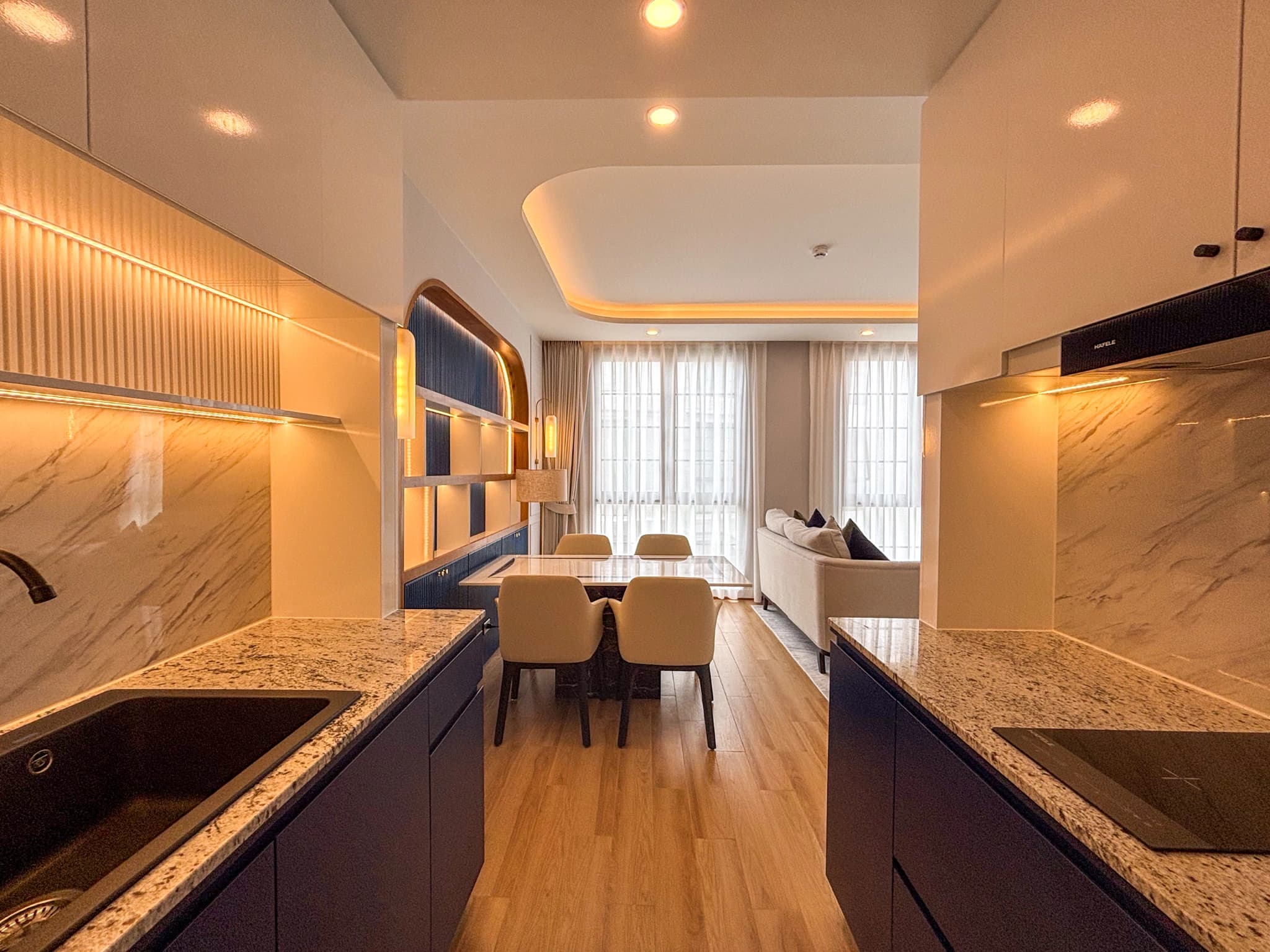 1 bedroom Deluxe Suite for Rent Above Element - photo 2