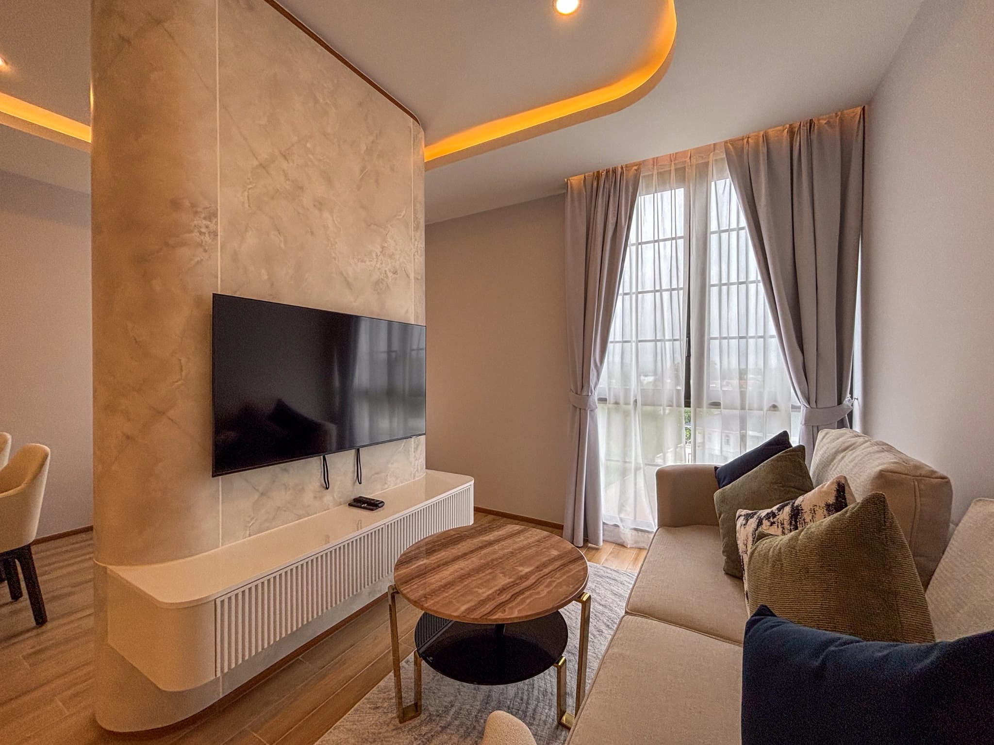 2 bedroom condo for rent Above Element - photo 5