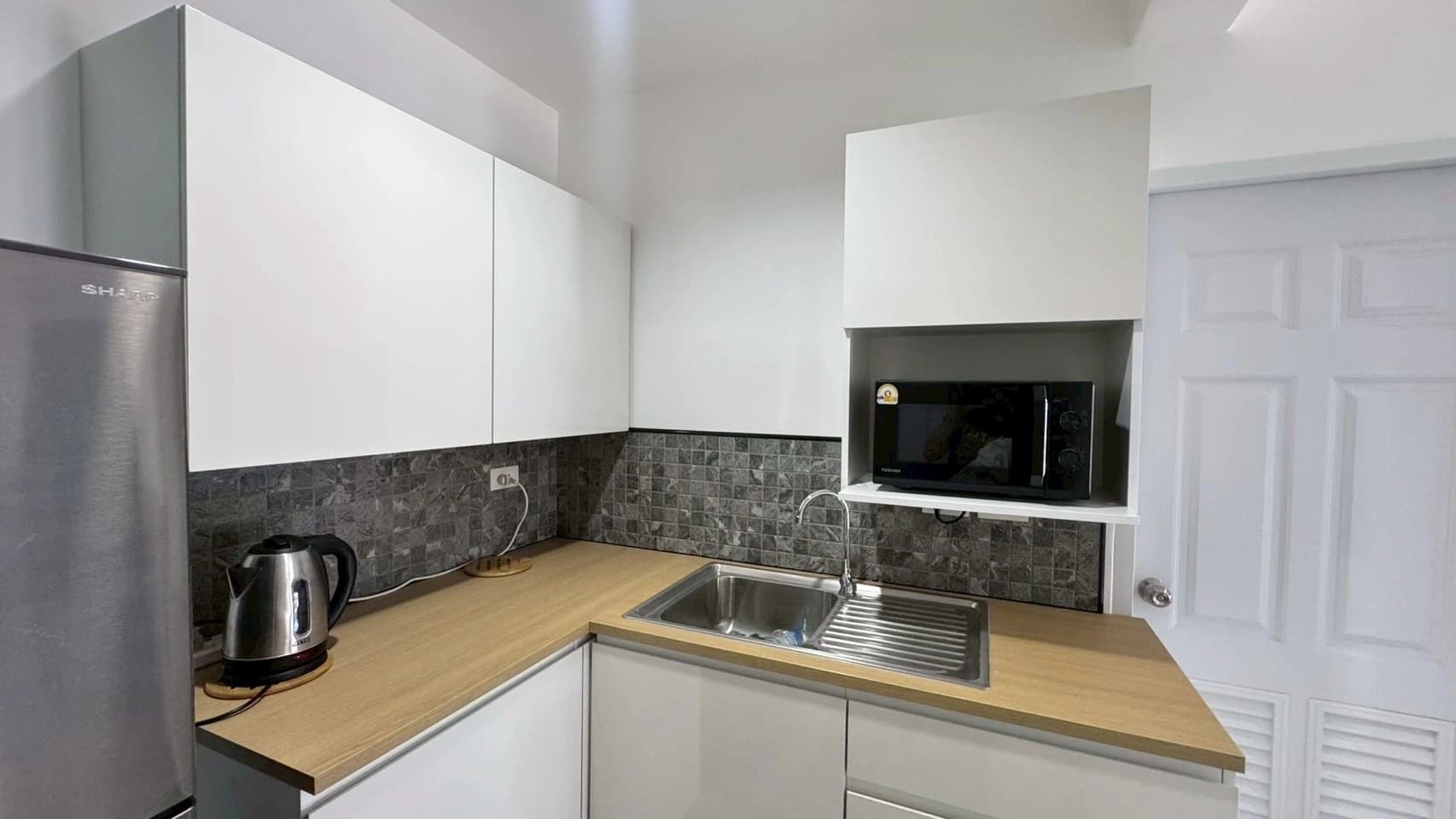 2 bedroom house for rent The Avenue Village - photo 4
